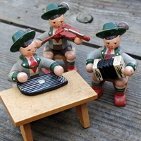 musikanter violin harmonika grønt tøj tyroler træ arbejde ertzgebirge gamle figurer